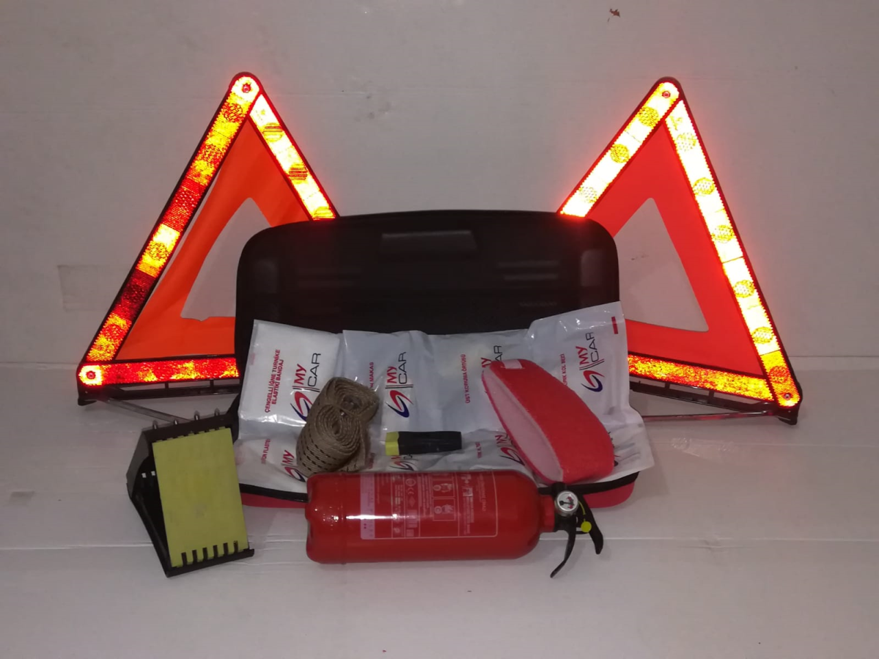 TüvTürk Uyumlu Full Lüx Trafik Seti: Güvenlik ve Yönetmeliğe Uygunluk Bir Arada