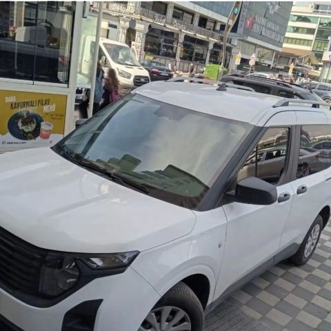 Frd Courier Üst Port Bagaj Tavan Çıtası 2024 Sonrası Siyah