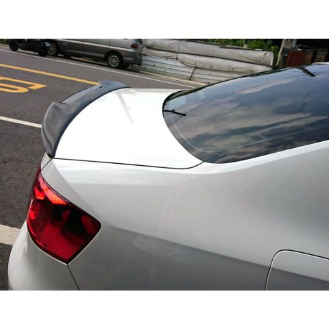Volkswagen Jetta M4 Spoiler Bagaj Üstü Piano Black Yarasa Model