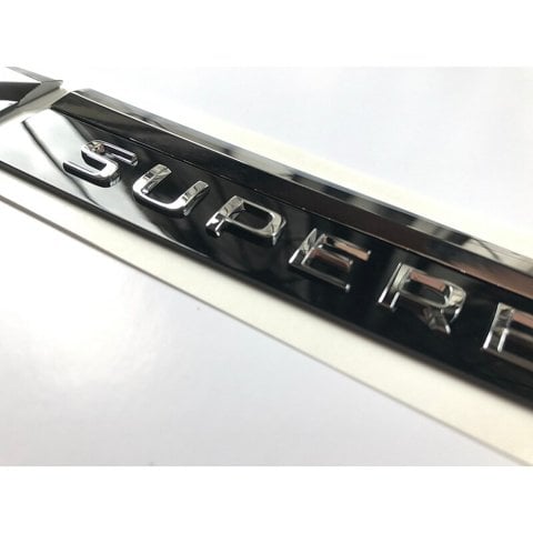 Skoda Superb Çamurluk Bıçağı Logosu Arması