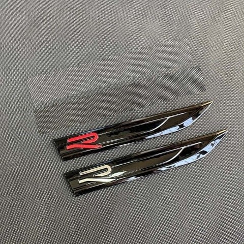 Volkswagen Yeni Golf 8 R-line Yan Çamurluk Bıçak Logosu Arması