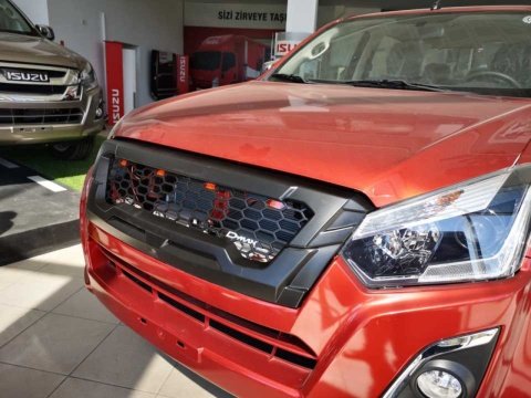 isuzu D-Max Ön Panjur Izgara Ledli Siyah 2018-2020