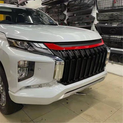 Mitsubishi L200 Ön Panjur Izgara Kırmızı Çizgili Siyah 2019-2021 Arası