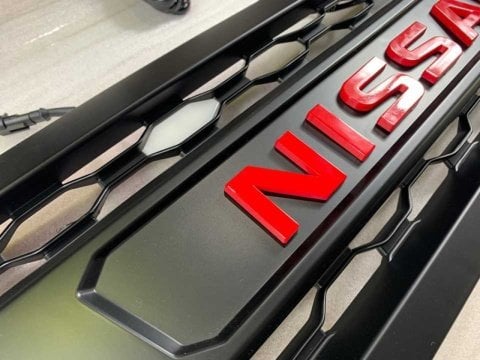 Nissan Navara Ön Panjur Izgara Np300 Ledli 2015-2020 Arası