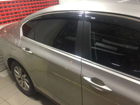 Volkswagen Passat B8 Kromlu Cam Rüzgarlığı Niken