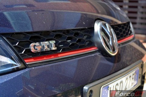 Volkswagen Golf 7 Ön Panjur Gti Kırmızı Şeritli Siyah