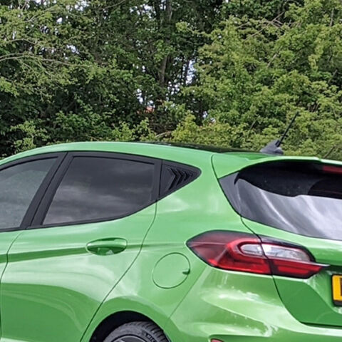 Ford Fiesta Kelebek Cam Kaplama Vizörü Parlak Siyah