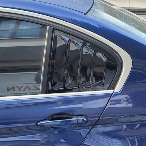 Bmw F30 Kelebek Cam Kaplama Vizörü Parlak Siyah